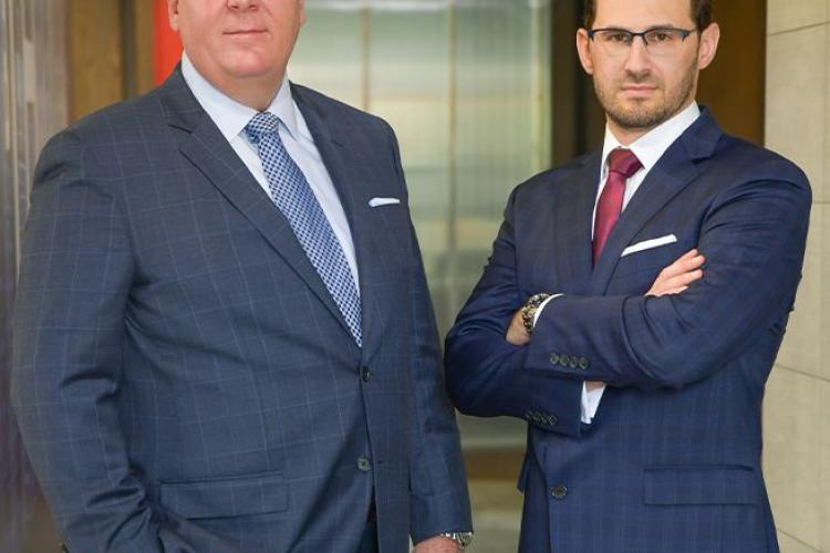 Who do you contact to?