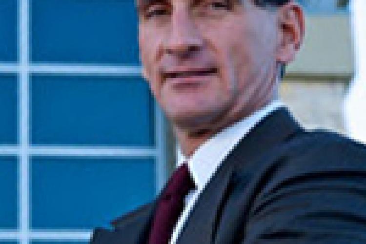 Who do you contact to?