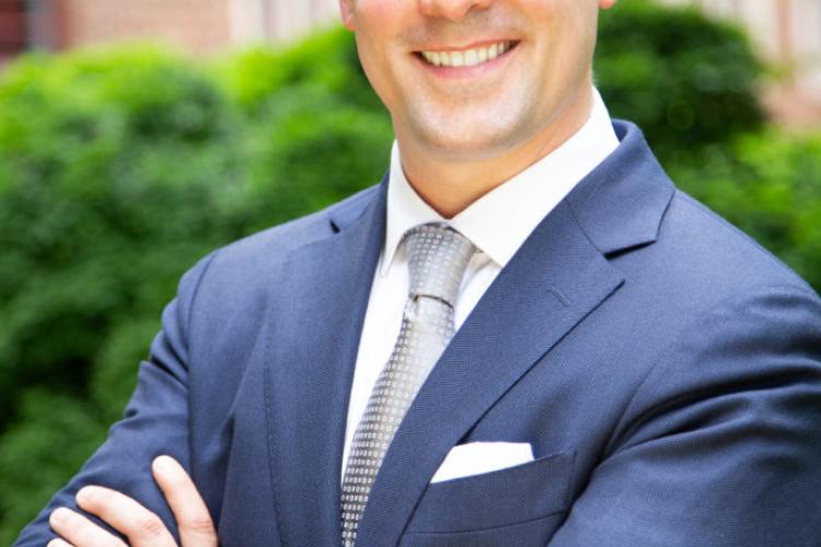 Who do you contact to?