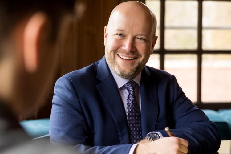 Who do you contact to?